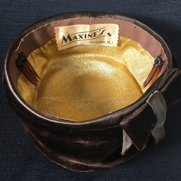 🧡Vintage🧡 Classic 🚨Maxines🚨 Brown Velvet & Satin Cossack Hat - Picture 5 of 5